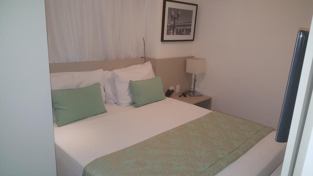 Flat Conselheiro Aguiar 1503 *